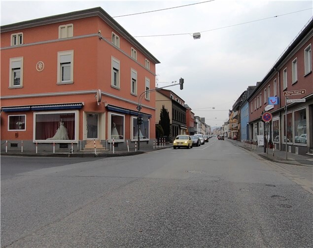 An der Alleestraße in Engers beginnt der erste Bauabschnitt in der Bendorfer Straße. Der Verkehr wird zur B42 umgeleitet.Foto: SWN