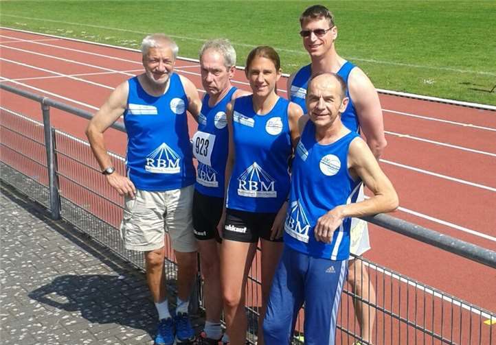 Sportler sind weiterhin auf Erfolgskurs An der Bezirksmeisterschaft in Mayen nahmen vom SV Urmitz (von links) Edward Nocker, Thomas Wald, Monika Kracke, Michael Quirmbach und Wolfgang Custodis teil.