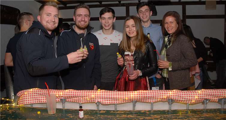 An der Cocktailbar wurden zur Freude der Besucher die angesagtesten Getränke serviert.