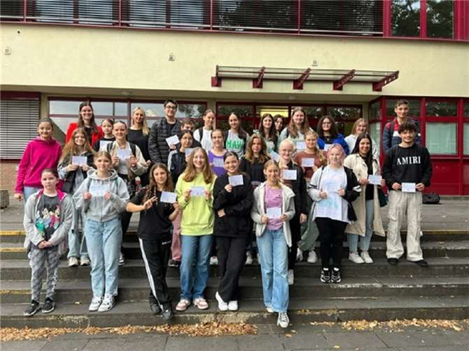 An der Geschwister-Scholl-Realschule plus Andernach wurden im letzten Monat 40 Schülerinnen und Schüler zu Ersthelferinnen und Ersthelfern ausgebildet. Foto: privat