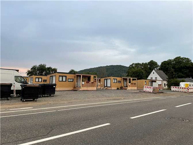 Sinzig: Zähes Ringen um das neue Feuerwehrhaus  An der Kölner Straße, wo jetzt die Tiny Houses stehen, soll nun doch ein neues Feuerwehrhaus entstehen.  Foto: ROB