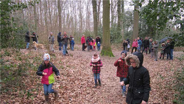 An der Osterwanderung haben wieder viele Familien mit Kindern teilgenommen. privat