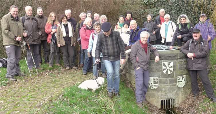 An der Quelle des Brohlbachs gab es ein Rätselraten um die Wappen. privat