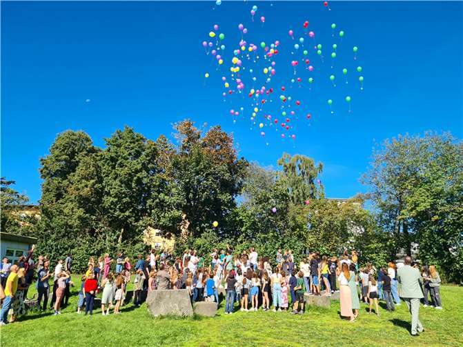 An der Realschule plus und Fachoberschule Mendig konnten 127 neue Fünftklässler begrüßt werden.  Foto: privat