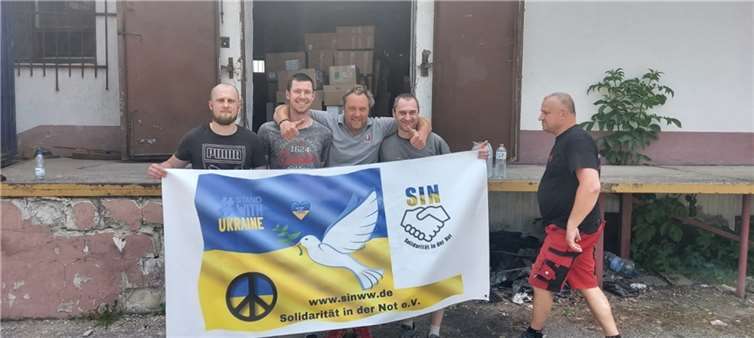 Solidarität in der Not An der Rosenheckhalle in Ebernhahn wurde eine Spendenausgabe für Geflüchtete aus der Ukraine eingerichtet. Foto: privat