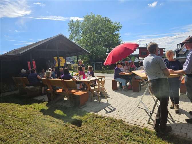 An der Schutzhütte Forsthaus gab es Kaffee und Kuchen in gemütlichem Ambiente. Fotos: privat
