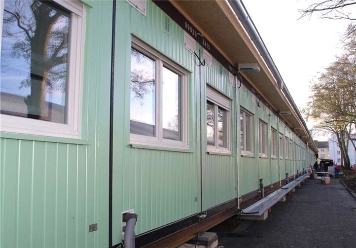An der Wohncontaineranlage auf dem ehemaligen Antreteplatz der Fritsch-Kaserne sind nur noch ein paar kleine Arbeiten nötig.