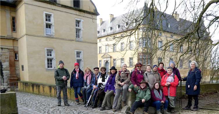 An der beeindruckenden Wasserburg Adendorf wurde ein Zwischenstopp eingelegt.  privat