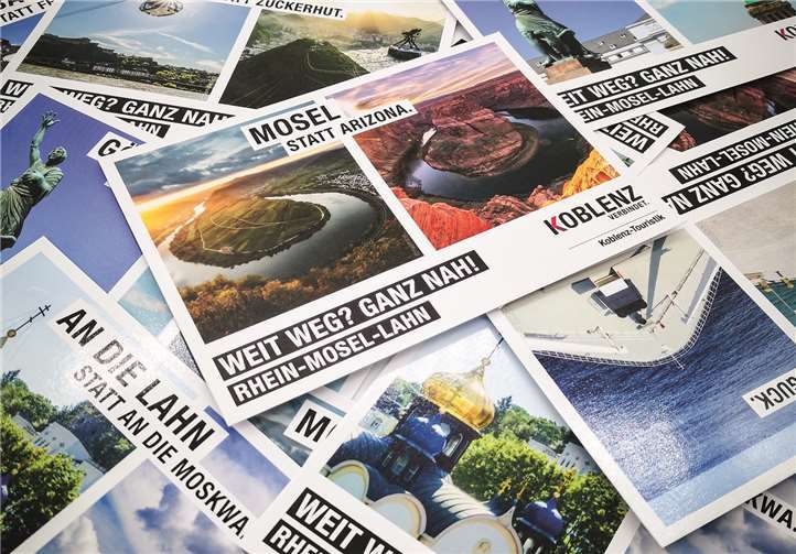 ‚An die Lahn statt an die Moskwa‘ oder ‚Unsinkbar im Rhein statt festsitzen im Hafen‘: Die kostenlosen Postkarten machen Lust auf Koblenz und die Region. Foto: Koblenz-Touristik GmbH