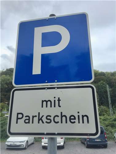 An dieses Schild müssen sich Parkplatzsuchende in Bad Breisig gewöhnen.Fotos: KMI