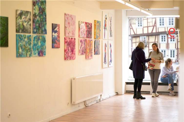 An drei Wochenenden, vom 20. Januar bis zum 4. Februar waren in den Räumlichkeiten Markt9 in Linz am Rhein sehr unterschiedliche farbenfrohe Kunstwerke zu sehen.  Foto: Ilona Bugai