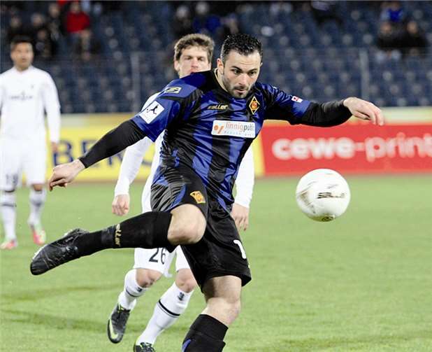 An ihm ist nur schwer vorbeizukommen, der neue Fels in der TuS-Brandung, Murat Sejdovic.  RW