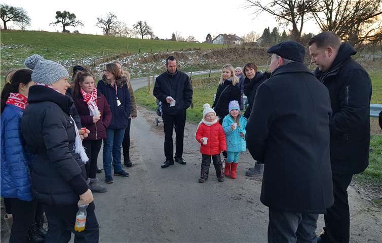 An jedem Verkehrsschild wurde ein Abschiedsschluck genommen. privat