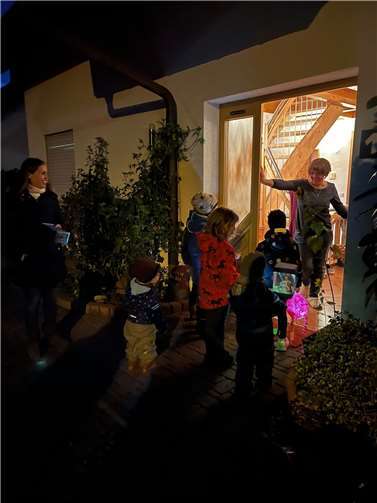 An jeder Haustüre herrschte Freude.  Foto: privat