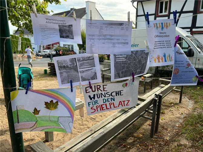 Kreativer Spaß zum Weltkindertag An verschiedenen Kreativstationen konnten die Kinder ihren ganz persönlichen Traumspielplatz malen oder aus Ton formen, welche Spielgeräte sie sich wünschen würden.