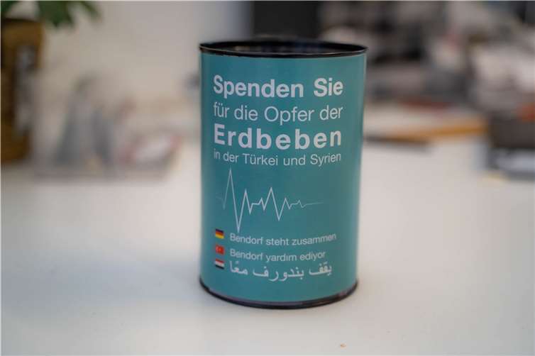 An vielen Orten im Stadtgebiet stehen die Spendendosen für die Erdbebenopfer.