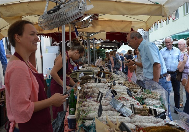 An vielen Ständen durfte gekostet werden.