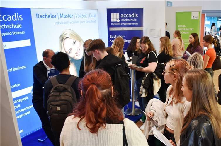 An vielen Ständen gab es Gedränge.