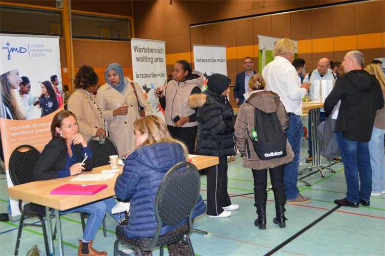 An vielen Ständen konnten sich die Besucher informieren.  Fotos: AB