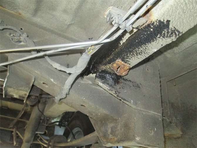 An vielen Stellen war die Karosserie durchgerostet.