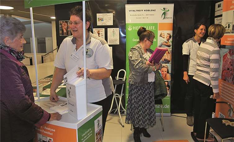 An zahlreichen Ständen konnten sich die Besucher rund um das Thema Gesundheit und Fitness informieren.