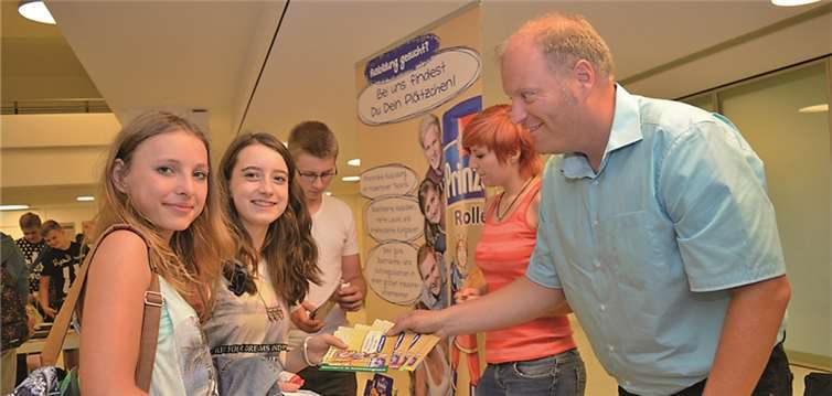 An zahlreichen Stationen hatten mehr als 400 Schüler die Gelegenheit, sich auf ungewöhnliche Weise mit den Fächern Mathematik, Informatik, Naturwissenschaft und Technik - kurz MINT- auseinanderzusetzen. IHK Koblenz