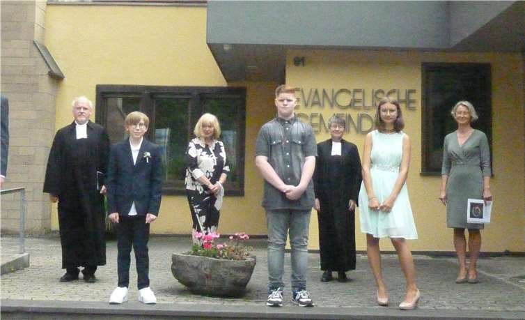 An zwei Wochenenden wurden insgesamt sieben junge Menschen konfirmiert.