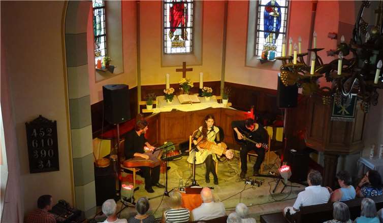 Ana Alcaide begeisterte bei „Musik in alten Dorfkirchen“ in Freirachdorf. privat