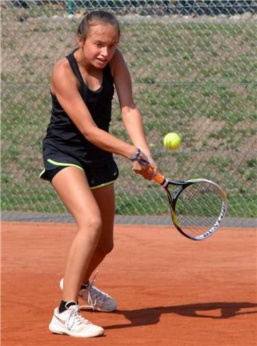 Ana Hirth, TC Neuwied.