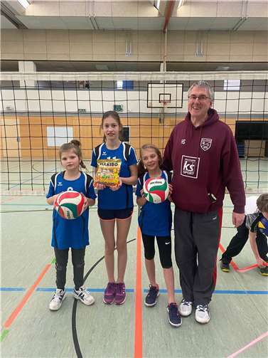 Anastasia, Maja und Amelie freuten sich über ihren Erfolg.  Foto: TVV