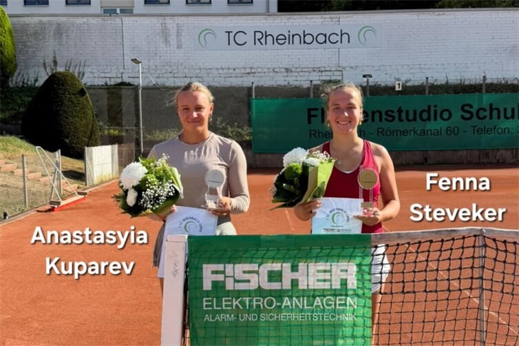 Anastasyia Kuparev (l), Fenna Steveker (Siegerin)