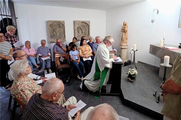 Andacht in der Schafstallkapelle mit Diakon Hans-Georg Bach