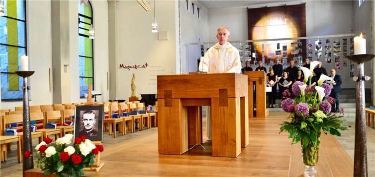 Andacht zum Todestag in der Pallottikirche in Vallendar-Schönstatt,P. Heribert Niederschlag SAC und AD HOC Chor aus Limburg.Timo Michael Keßler
