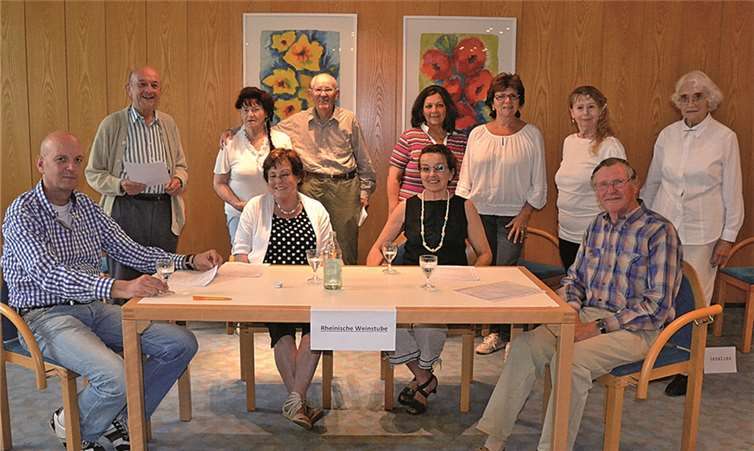 Andere erfreuen wollen (v. l.) Jochen Hörstensmeyer, Günter Krause, Helga Palm, Rosel Mahler, Walter Klemm, Annemarie Kanowski, Filiz Buldo, Beatrix Schumacher, Illa Manzius, Werner Frahm, Johanna Mertins. WM