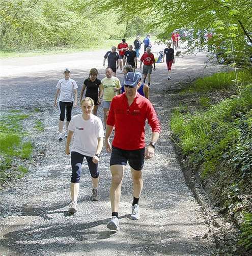 Andernach. Der Lauftreff DJK Andernach trainiert wieder sonntags, ab 9 Uhr, mittwochs, ab 18 Uhr, und samstags, ab 14.30 Uhr, auf dem Krahnenberg. Für alle die etwas gegen den Winterspeck tun wollen, können sich den Walkern oder Läufer anschließen. privat