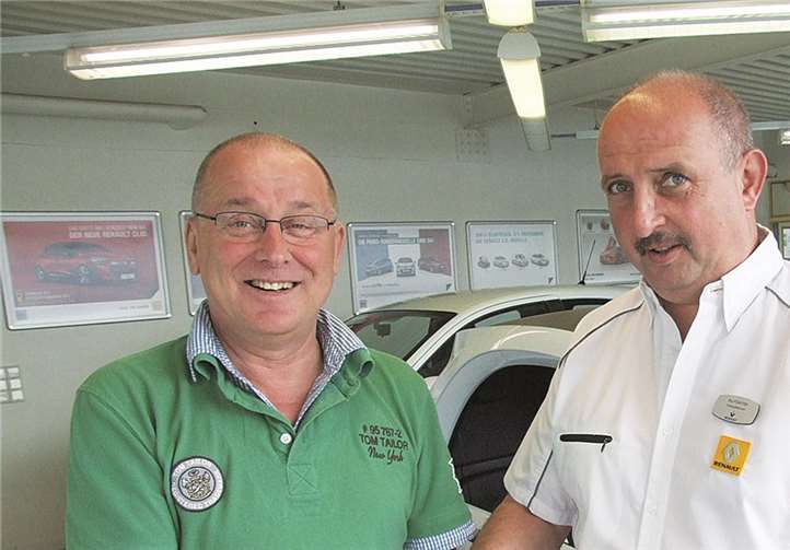 Andernach. Groß war die Freude bei Heinz-Frank Niemann aus Andernach/Eich über den Gewinn eines neuen iPad4 im Wert von 630 Euro. Raj Förster übergab das gute Stück an den strahlenden Gewinner. Anlässlich des „Renault Tag der offenen Tür“ im Januar 2013 wurden bundesweit mehrere Preise verlost.WAMFO.DE