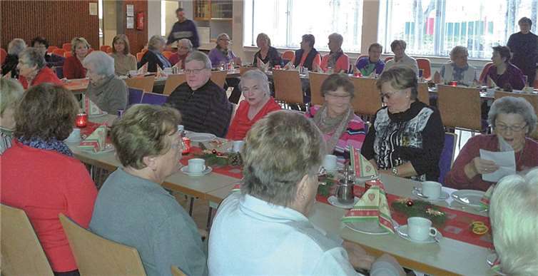 Andernach. Kürzlich kamen die Frauen der kfd St. Albert zur Adventsfeier im Thomas-Becket-Haus zusammen. Zur Einstimmung wurde das Lesespiel „Nele sucht das Christkind“ aufgeführt. Ein Weihnachtslied bei Kerzenschein leitete zu einer adventlichen Kaffeestunde über. Der Nachmittag endete mit einem Gottesdienst zum Thema „Advent - Macht euch bereit“, der die Freude auf das kommende Weihnachtsfest entfachen sollte. Allen Helferinnen, die diesen Nachmittag vorbereitet und ermöglicht haben, sei gedankt.