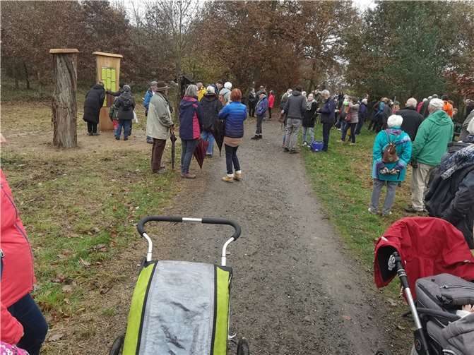 Andrang auf dem Mühlenberg zum Bäumchenpflanzen. Foto: BL
