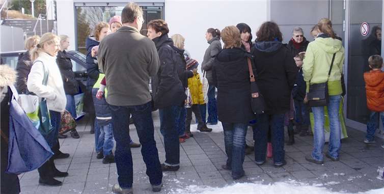 Andrang vor dem Bürgerhaus. Privat