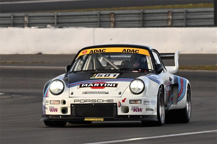 André Kunkel im Martini Porsche Carrera RSR beim RGB Saisonfinale auf der Nürburgring-Grand-Prix-Strecke.