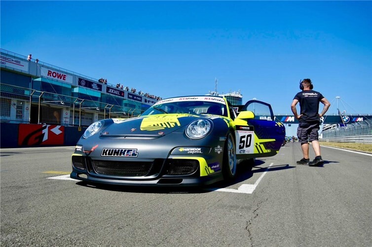 André Kunkel in seinem neuen Porsche Carrera 997 Cup