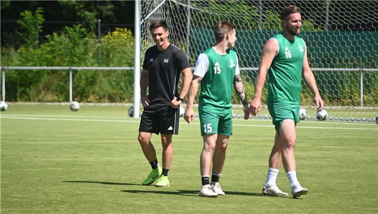 André Marx (rechts) avancierte mit drei Treffern zum Mendiger Matchwinner.Foto: SK