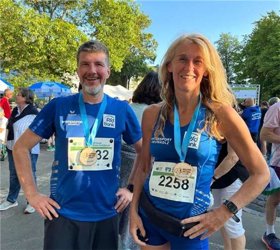 Andrea Dahm und Sven-Jörg Reuter beim Maare Mosel Lauf.  Foto: Rainer Hohl