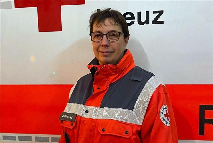 Andrea Lass engagiert sich weiterhin aktiv im Deutschen Roten Kreuz und gibt ihre langjährigen Erfahrungen gerne weiter.  Foto: DRK