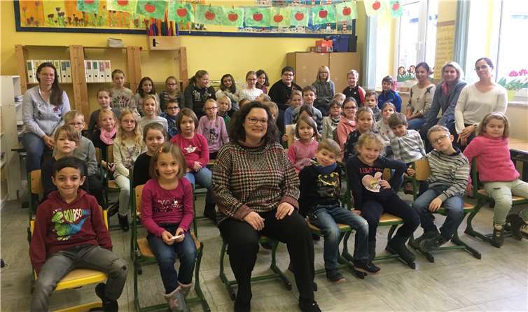 Andrea Nahles, MdB in der Grundschule Kehrig.privat