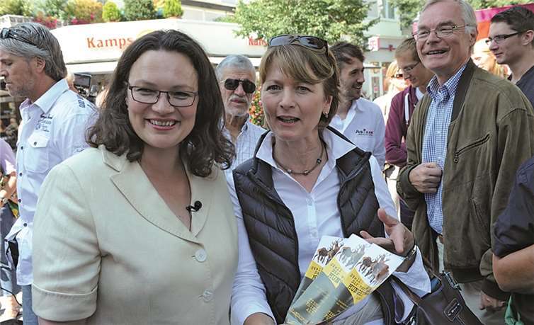 Andrea Nahles schenkte der tausendfach unterschriebenen Petition Beachtung. Fotofix