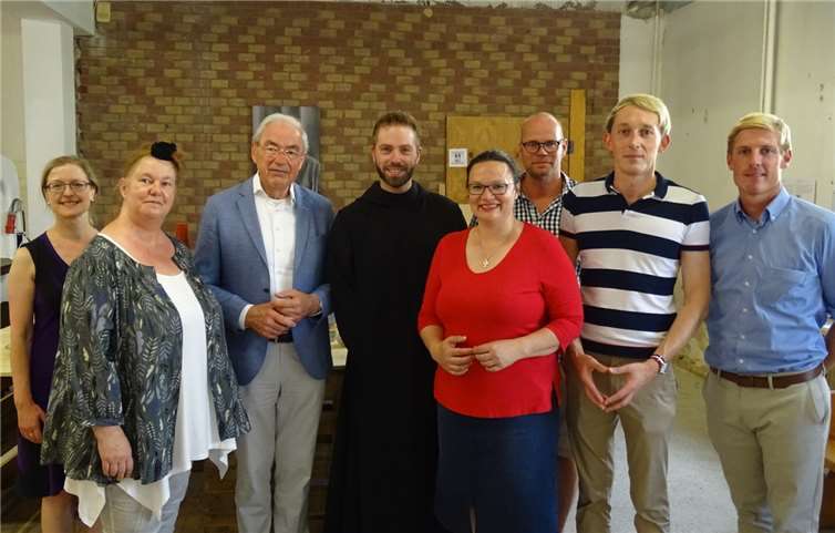 Andrea Nahles war von der einmaligen Ausstellung des Bauhaus-Künstlers Theodor Bogler beeindruckt.privat