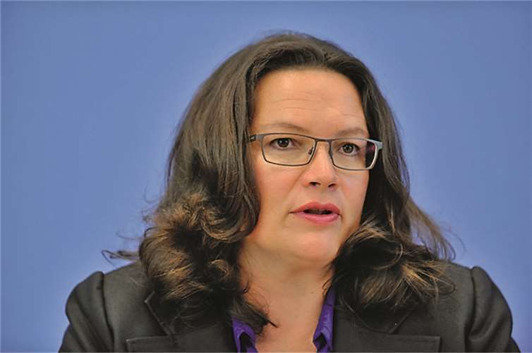 Andrea Nahles zieht ein positives Fazit nach sechs Monaten Mindestlohn. privat