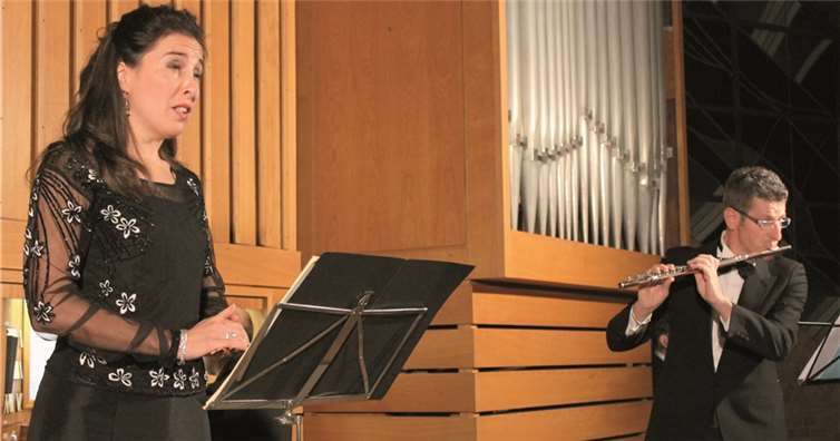 Andrea Trovate an der Orgel, Sopranistin Silvia Martinelli und Querflötenvirtuose Fabio Taruschio bilden eine äußerst harmonische Einheit.RERE