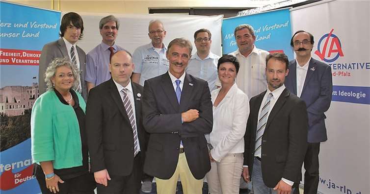 Andreas Bleck (1.v.l. oben), Dr. Jan Bollinger (5.v.l. unten) sind beide nun Mitglider im Landesvorstand der AfD Rheinland-Pfalz. privat